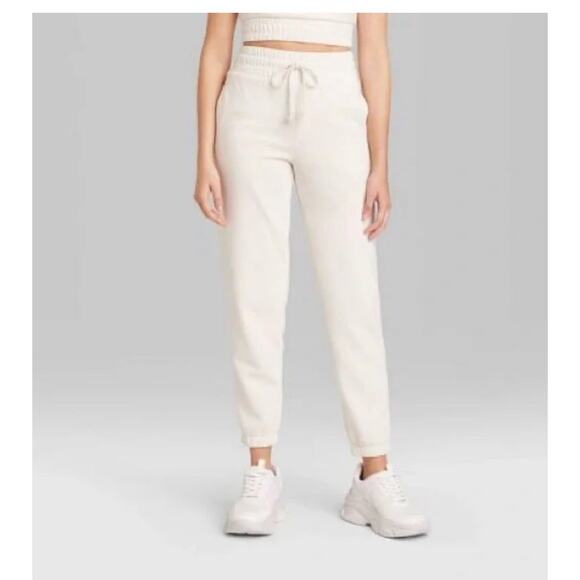 Wild Fable Women Light Grey Tapered Joggers/sweatpants Size Large New With Tags - Picture 1 of 10